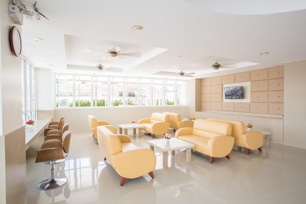 P.A. Thani Hotel Nakhon Sawan Exterior foto